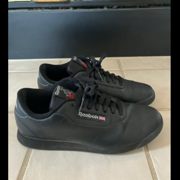 🎄3/$15 SALE 🎄Reebok size 8.5 Sneakers - Picture 2 of 6